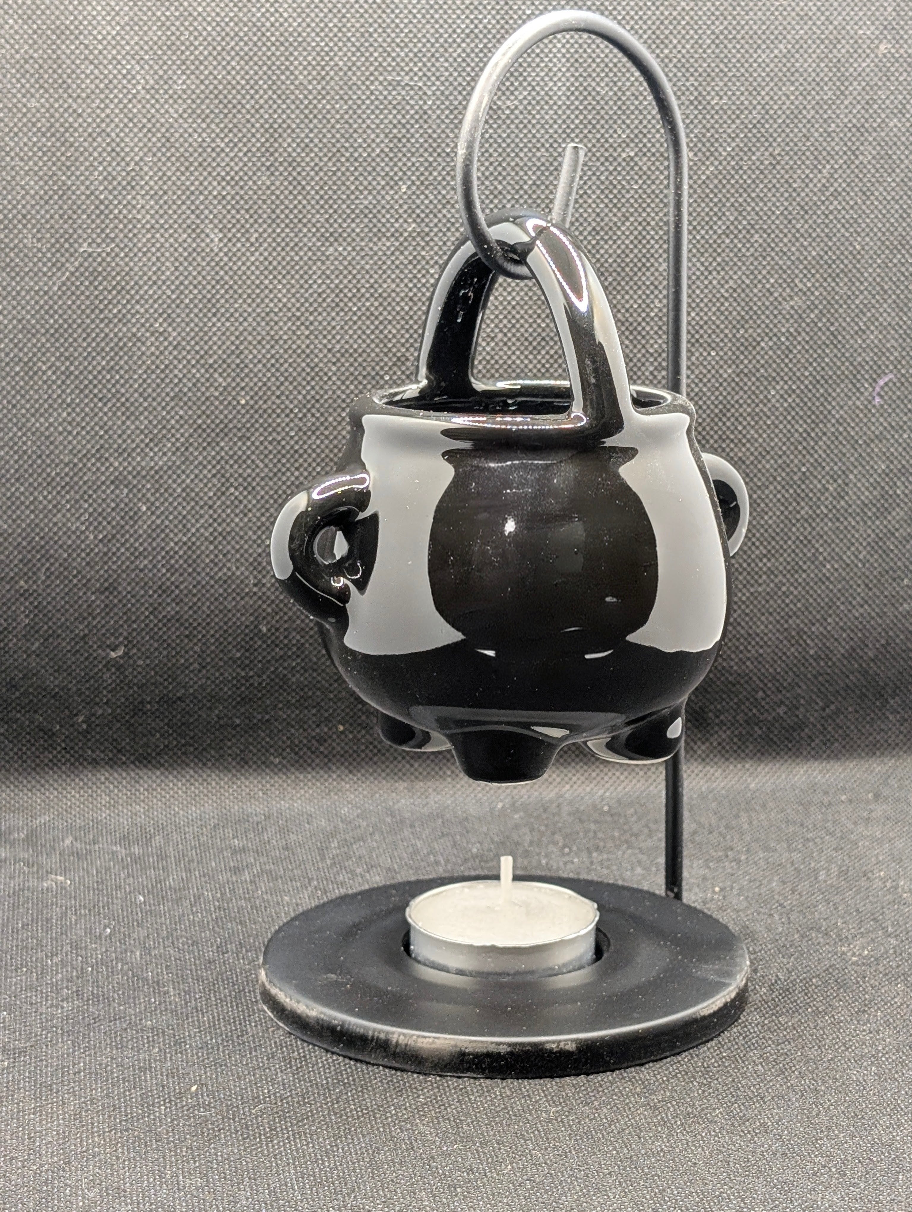 Hanging cauldron wax/oil burner
